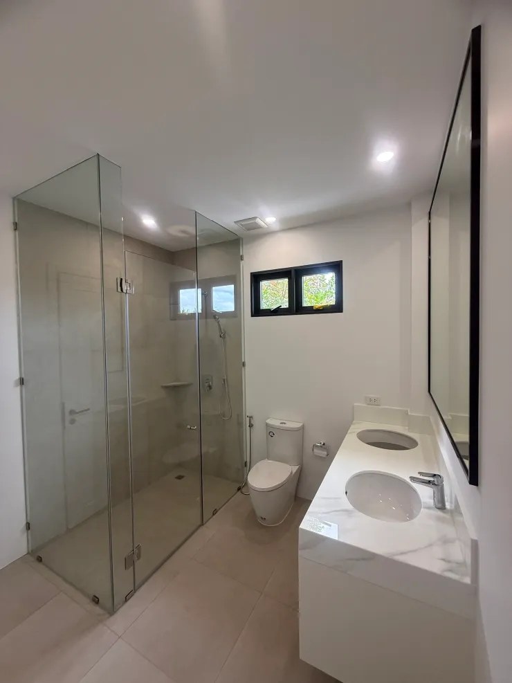 Villa BangJo double vanity bathroom