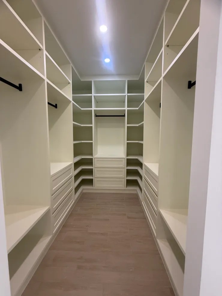 Villa BangJo walk-in wardrobe