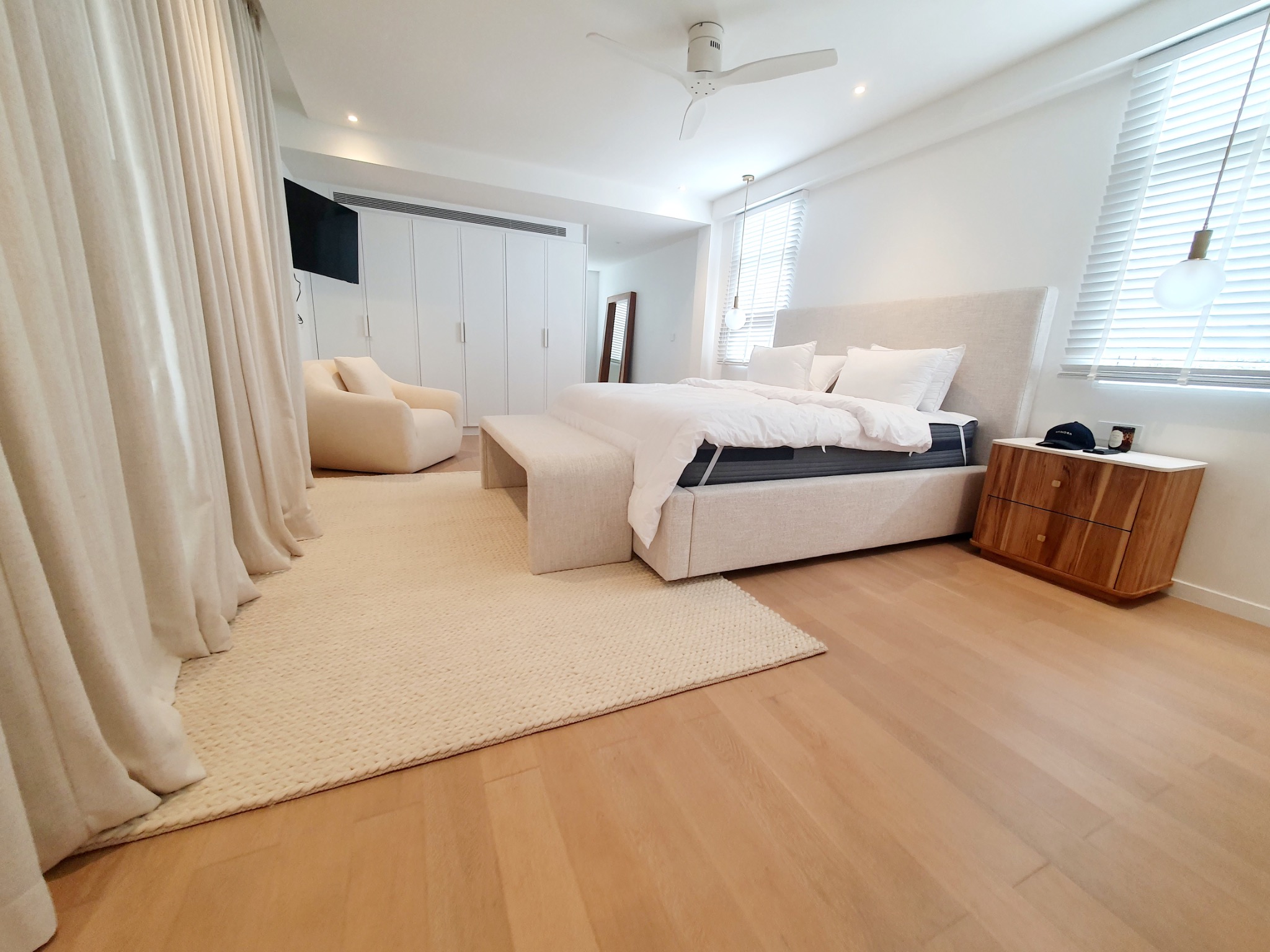 Layan Gardens master bedroom